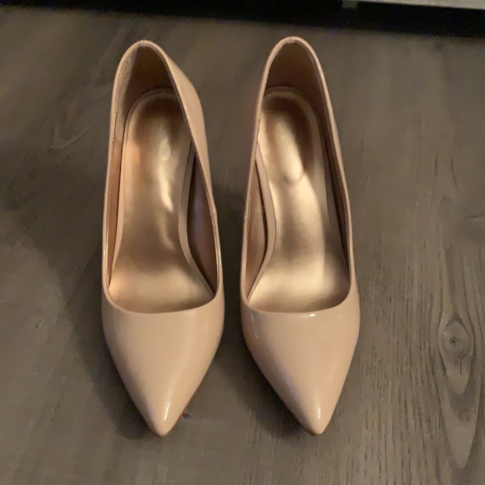Nude Heel - Picture 2 of 3